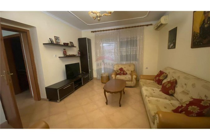 Jepet me qira Apartament 2+1 tek Rruga e Kavajes