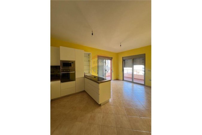 Apartament 2+1+2 ne shitje ,Lungomare!