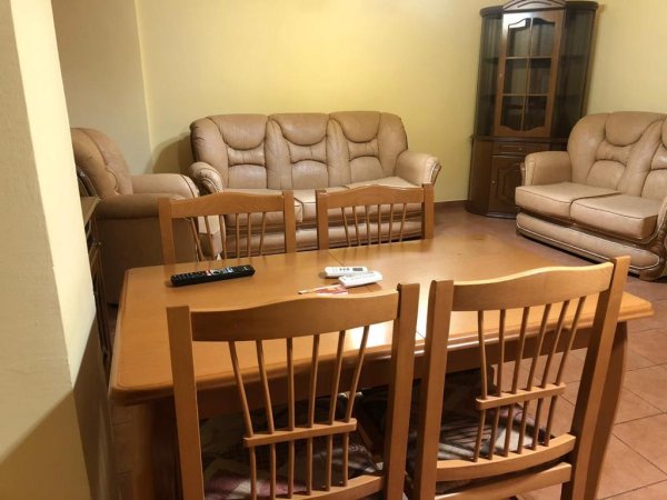 Apartament 1+1 e mobiluar 500 euro