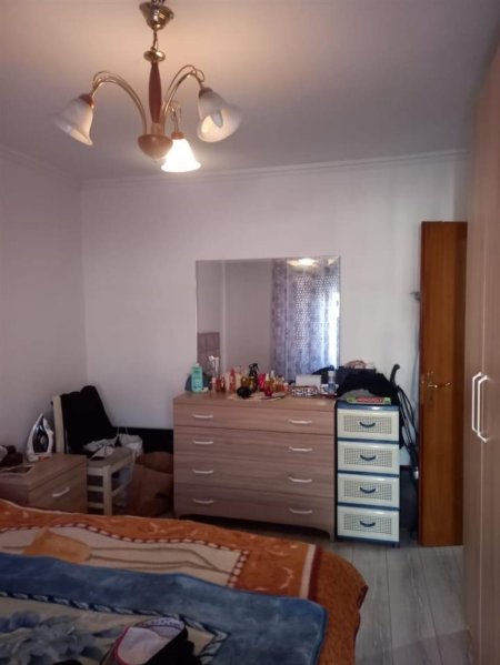 Shesim apartament 1+1 tek 21 Dhjetori 99.000 euro