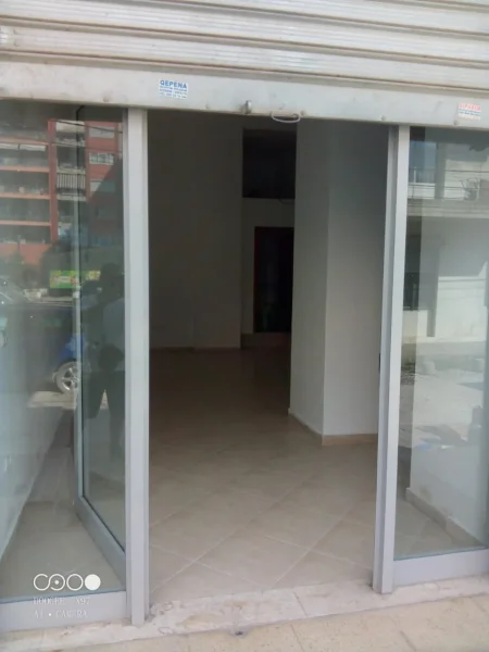 Dyqan me qera - astir 250 euro