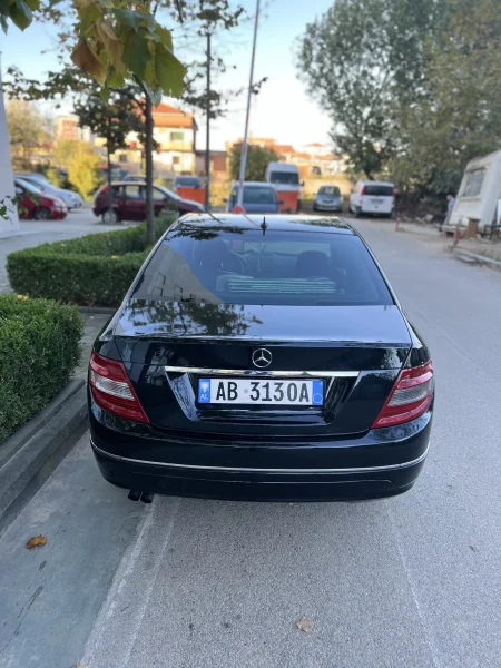 Shitet  C Clas w204 2.2 nafte, viti 2009, automatik. Cmimi i diskutueshem!