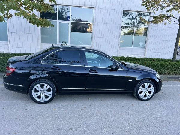 Shitet  C Clas w204 2.2 nafte, viti 2009, automatik. Cmimi i diskutueshem!