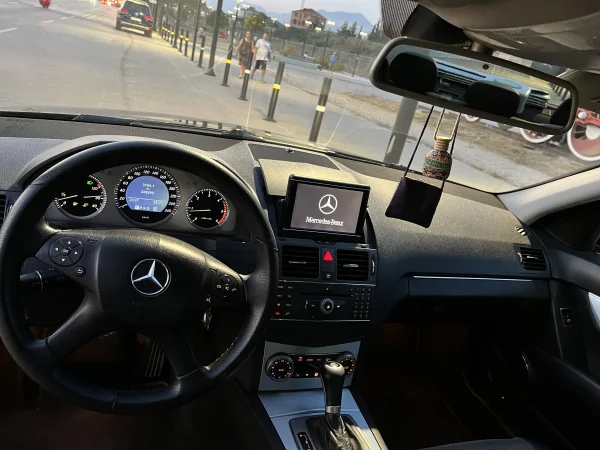 Shitet  C Clas w204 2.2 nafte, viti 2009, automatik. Cmimi i diskutueshem!