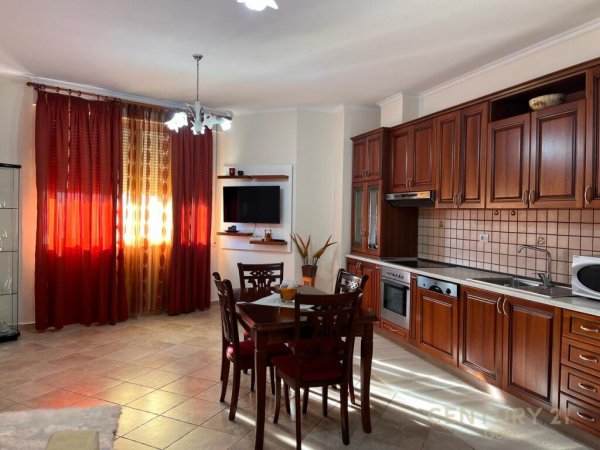 Apartment me qira 2+1+2 te Selvia 700 €/muaj