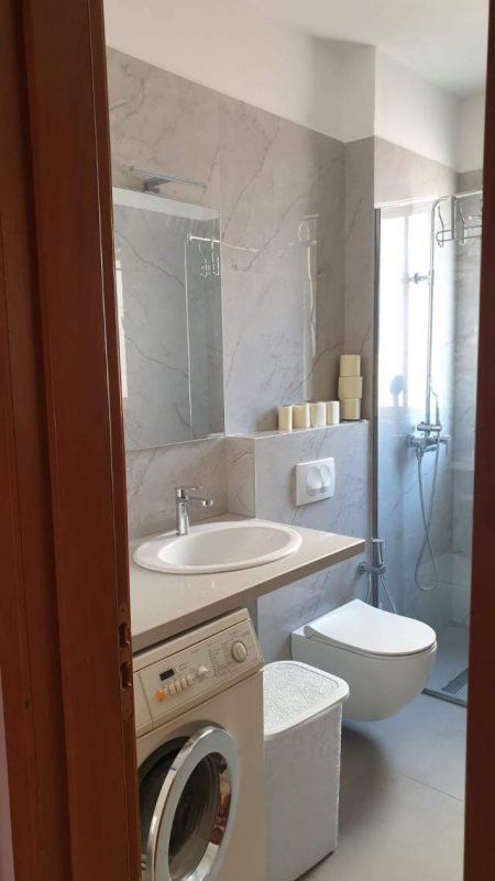 Tirane, jepet me qera apartament 2+1+BLK Kati 3, 90 m² 550 Euro (Bulevardi Zogi I)