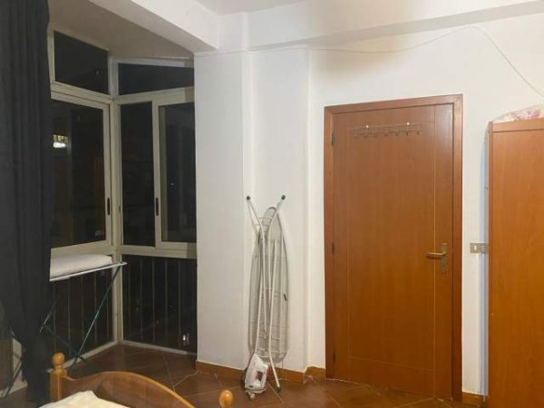 Tirane, jepet me qera apartament 1+1+BLK Kati 3, 55 m² 300 Euro (durresit)