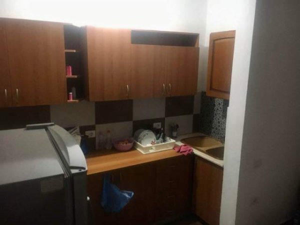Tirane, jepet me qera apartament 1+1 Kati 1, 70 m² 220 Euro (Hamdi Pepo)