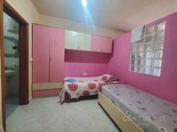 Tirane, jepet me qera apartament 4+1 Kati 2, 131 m² 700 Euro (21 Dhjetori)