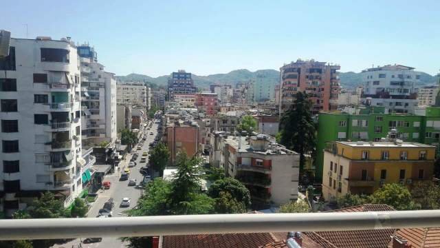 Tirane, jepet me qera apartament 2+1+A+BLK Kati 7, 120 m² 750  (blloku)