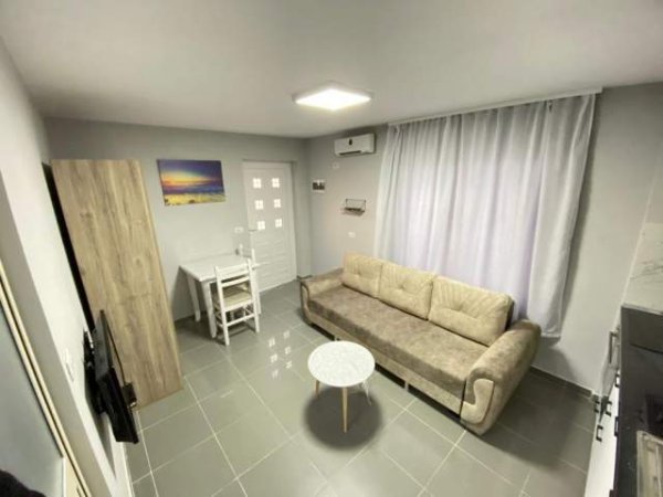 Tirane, jepet me qera garsonier Kati 1, 40 m² 20.000 Leke (Sauk)
