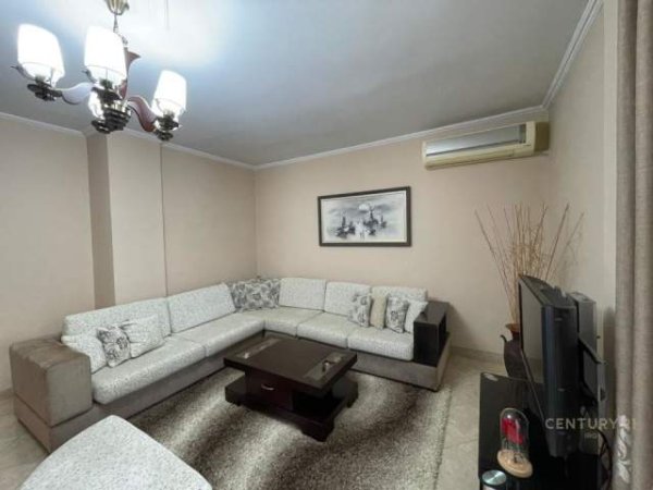 Tirane, jepet me qera apartament 2+1 Kati 2, 86 m² 450 Euro (Dritan Hoxha)