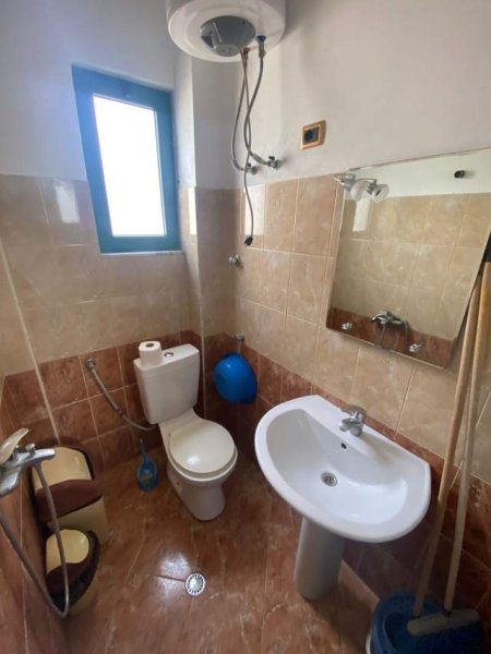 Velipoje, jepet me qera 1+1 Kati 2, 65 m² 25 Euro (Rruga Nr.13)