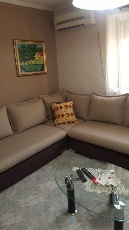 Tirane, jepet me qera apartament 1+1+BLK Kati 3, 65 m² 400 Euro (elbasanit)