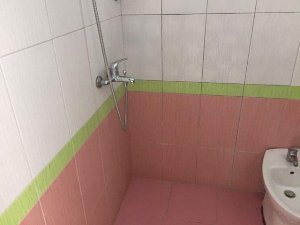 Tirane, jepet me qera apartament 2+1 Kati 1, 80 m² 25.000 Leke (ali demi)