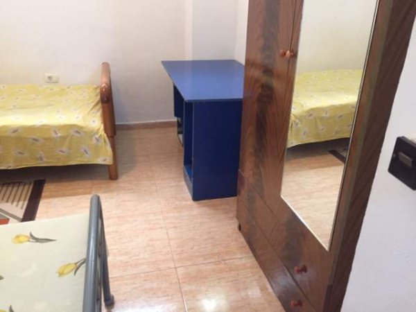 Tirane, jepet me qera apartament 2+1 Kati 1, 80 m² 25.000 Leke (ali demi)