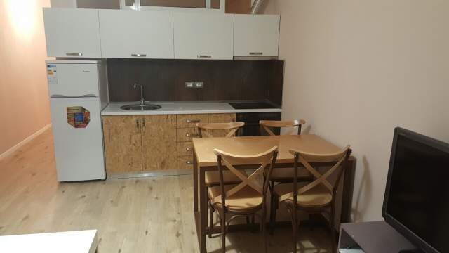 Tirane, jepet me qera apartament 1+1 Kati 2, 55 m² 32,000 lek (Rruga 5 maji)