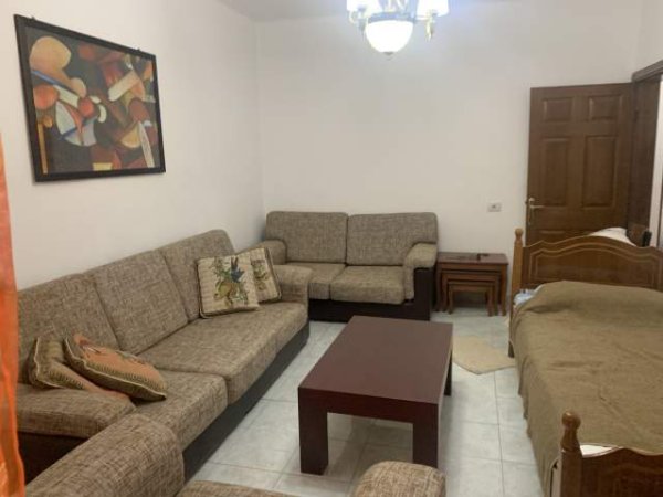 Tirane, jepet me qera apartament 1+1+BLK Kati 4, 61 m² 450 Euro (Libri universitar)