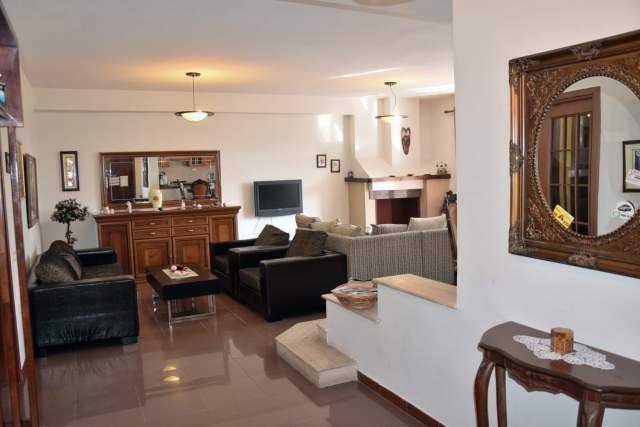 Tirane, jepet me qera apartament 2+1+A+BLK Kati 5, 130 m² 550 Euro (blloku)