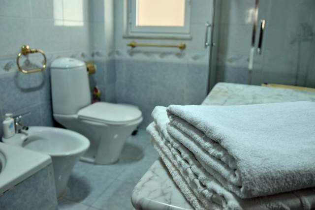 Tirane, jepet me qera apartament 2+1+A+BLK Kati 5, 130 m² 550 Euro (blloku)