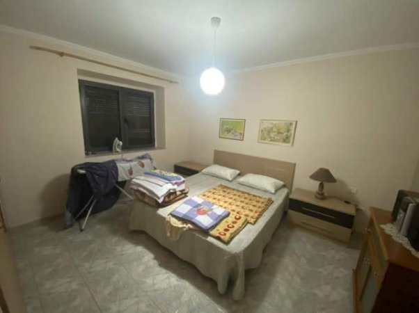 Tirane, jepet me qera apartament 1+1 Kati 3, 68 m² 400 Euro (Rruga e Elbasanit, 7 xhuxhat)