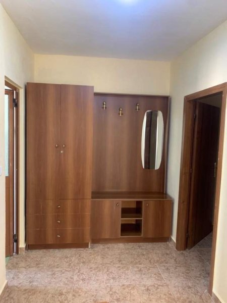 Tirane, jepet me qera 1+1+BLK Kati 3, 60 m² 280 Euro (ali demi)