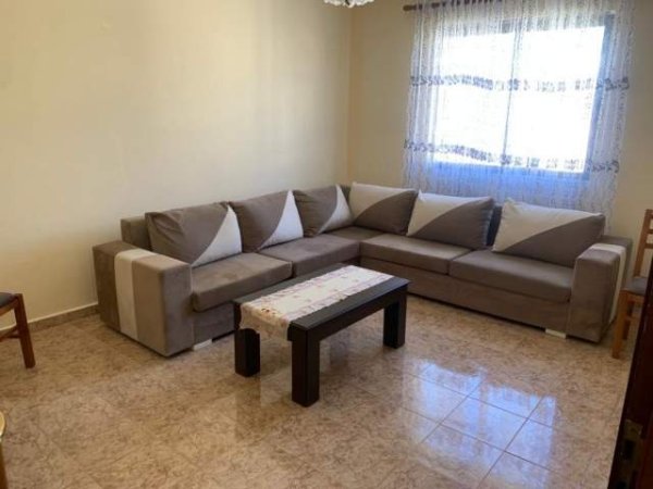 Tirane, jepet me qera 1+1+BLK Kati 3, 60 m² 280 Euro (ali demi)