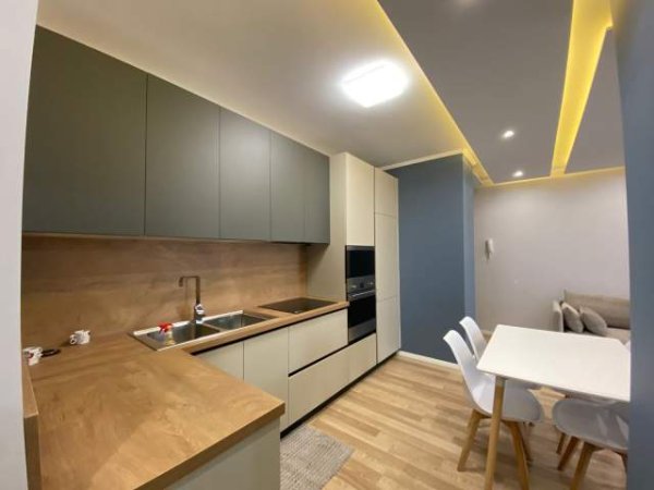 Tirane, jepet me qera apartament 2+1+A+BLK Kati 8, 90 m² 600 € (Fiori Di Bosco)