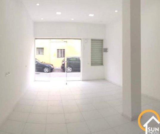 Shkoder, jepet me qera ambjent biznesi Kati 0, 40 m² 25.000 Leke (Zdrale, SHKODER)
