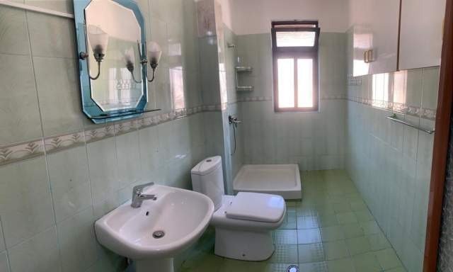 Tirane, jepet me qera 1+1+BLK Kati 3, 60 m² 280 Euro (ali demi)