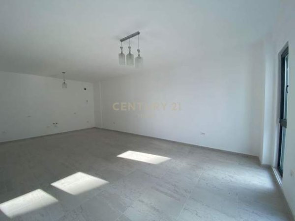 Tirane, jepet me qera apartament 1+1 Kati 3, 75 m² 370 Euro (Rruga e Dibres)