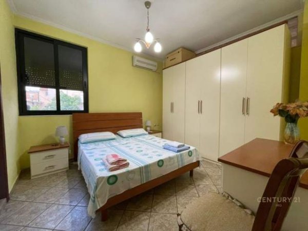 Tirane, jepet me qera apartament 3+1 Kati 2, 250 m² 500 Euro (rr e Elbasanit)