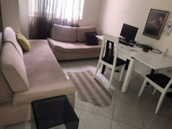 Tirane, jepet me qera apartament 1+1+BLK Kati 4, 60 m² 300  (ali demi)