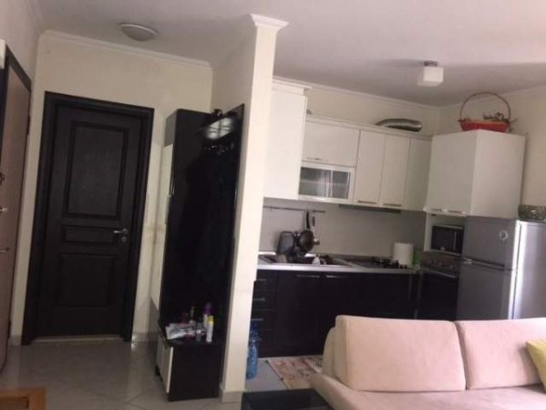 Tirane, jepet me qera apartament 1+1+BLK Kati 4, 60 m² 300  (ali demi)