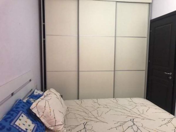 Tirane, jepet me qera apartament 1+1+BLK Kati 4, 60 m² 300  (ali demi)