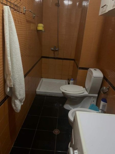 Tirane, jepet me qera apartament 1+1+BLK Kati 4, 60 m² 300  (ali demi)