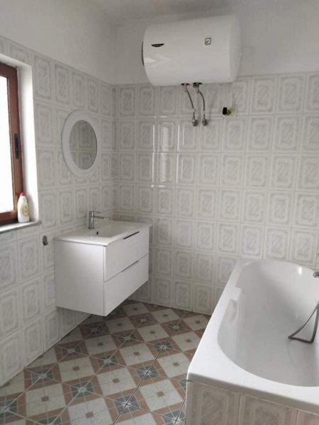 Tirane, jepet me qera 1+1+BLK Kati 3, 270 Euro