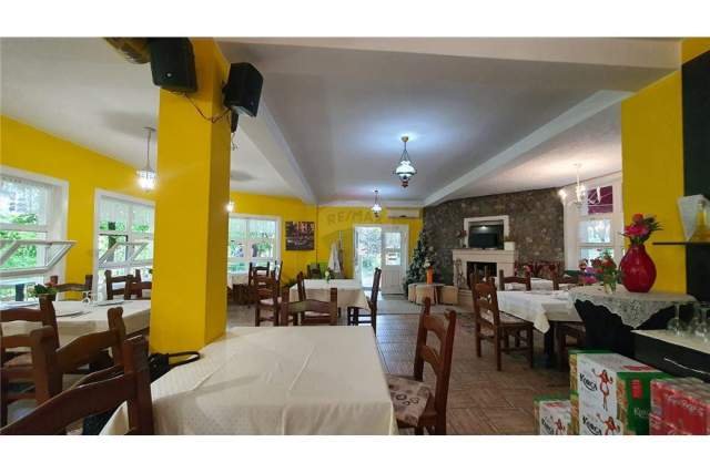 Tirane, jepet me qera bar-resorant Kati 0, 127 m² 1.500 Euro (Liqeni)