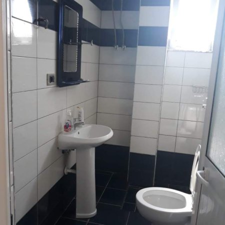 Tirane, jepet me qera apartament 2+1 Kati 1, 90 m² 25.000 Leke (pjeter budi)