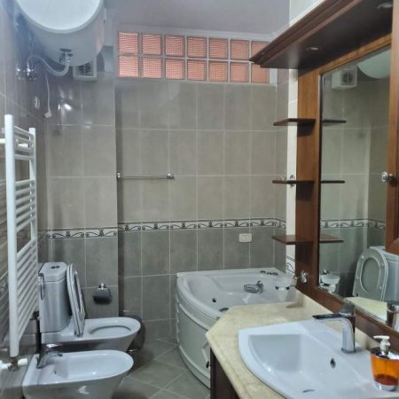 Tirane, jap me qera apartament 3+1+A+BLK Kati 6, 140 m² 700 Euro