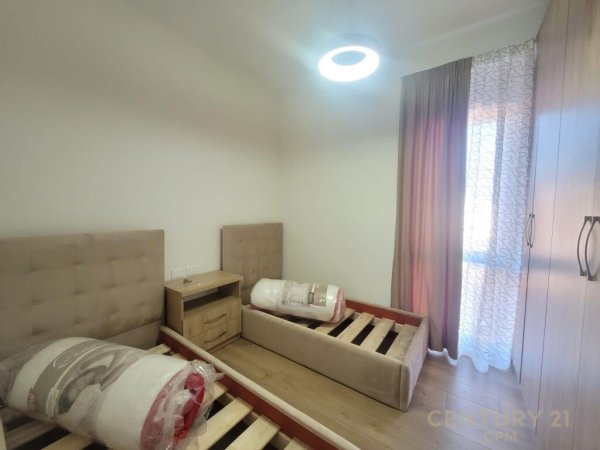 Apartment me qira 2+1+post parkimi afer qendres 800 €/muaj