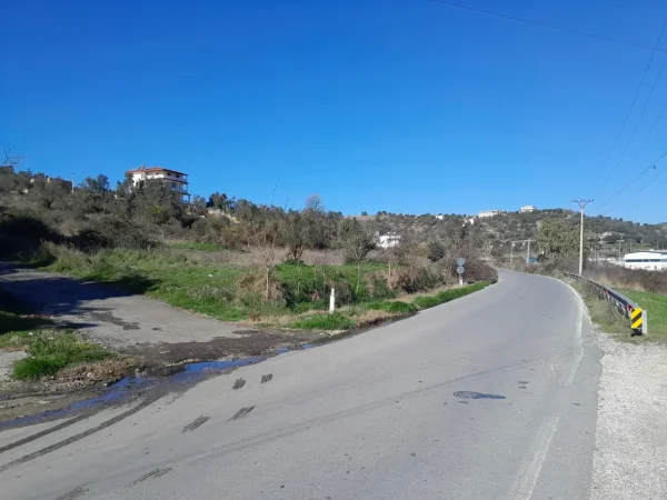 Shitet toka 1104m2 Fier