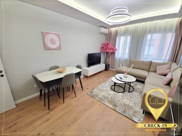 Shitet apartament 2+1+2 i mobiluar tek Komuna e Parisit