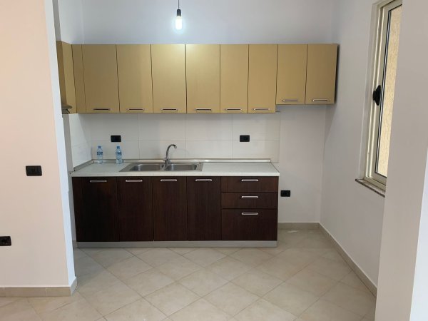 Ne shitje Apartament 1+1 ne Astir