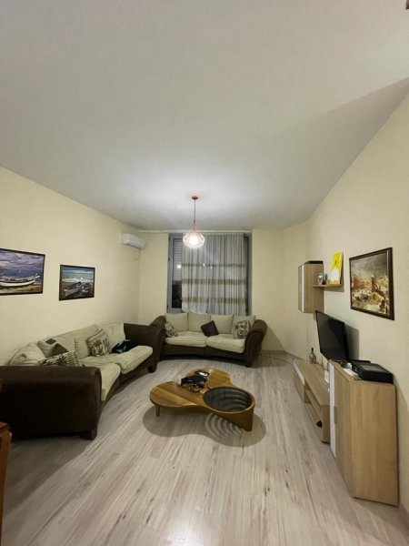 JEPET ME QIRA APARTAMENT 2 + 1 PRANE MATERNITETIT TE RI !