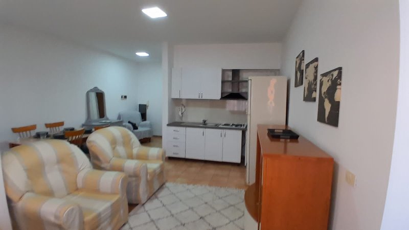 Apartament me Qera , perballë gjykatës te rrethit Tirane , super pamje nga lana 1+1