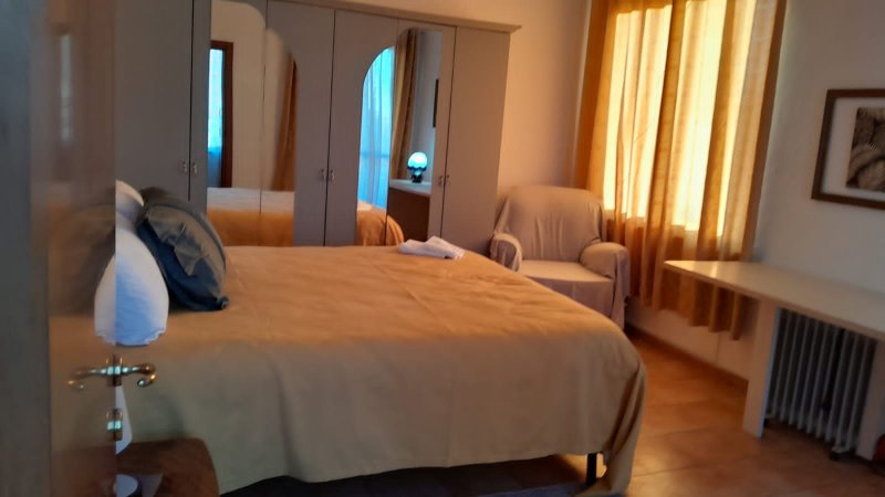 Apartament me qera , pranë gjykates te rrethit Tiranë