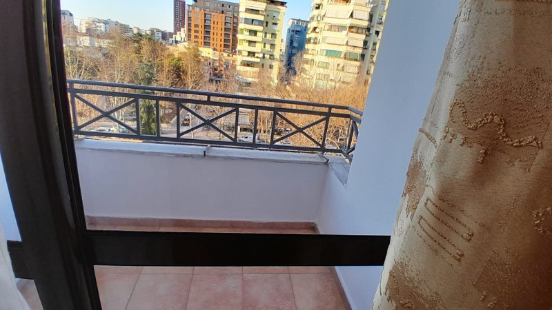 Apartament me qera , pranë gjykates te rrethit Tiranë