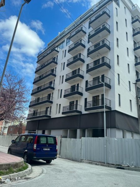 Shesim apartament 2+1 ne Vlore prane shkolle Elite, tek rruga e Cipajve.