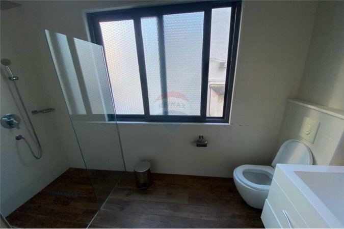 Shitet apartament 3+1 ne qender, 199,850€